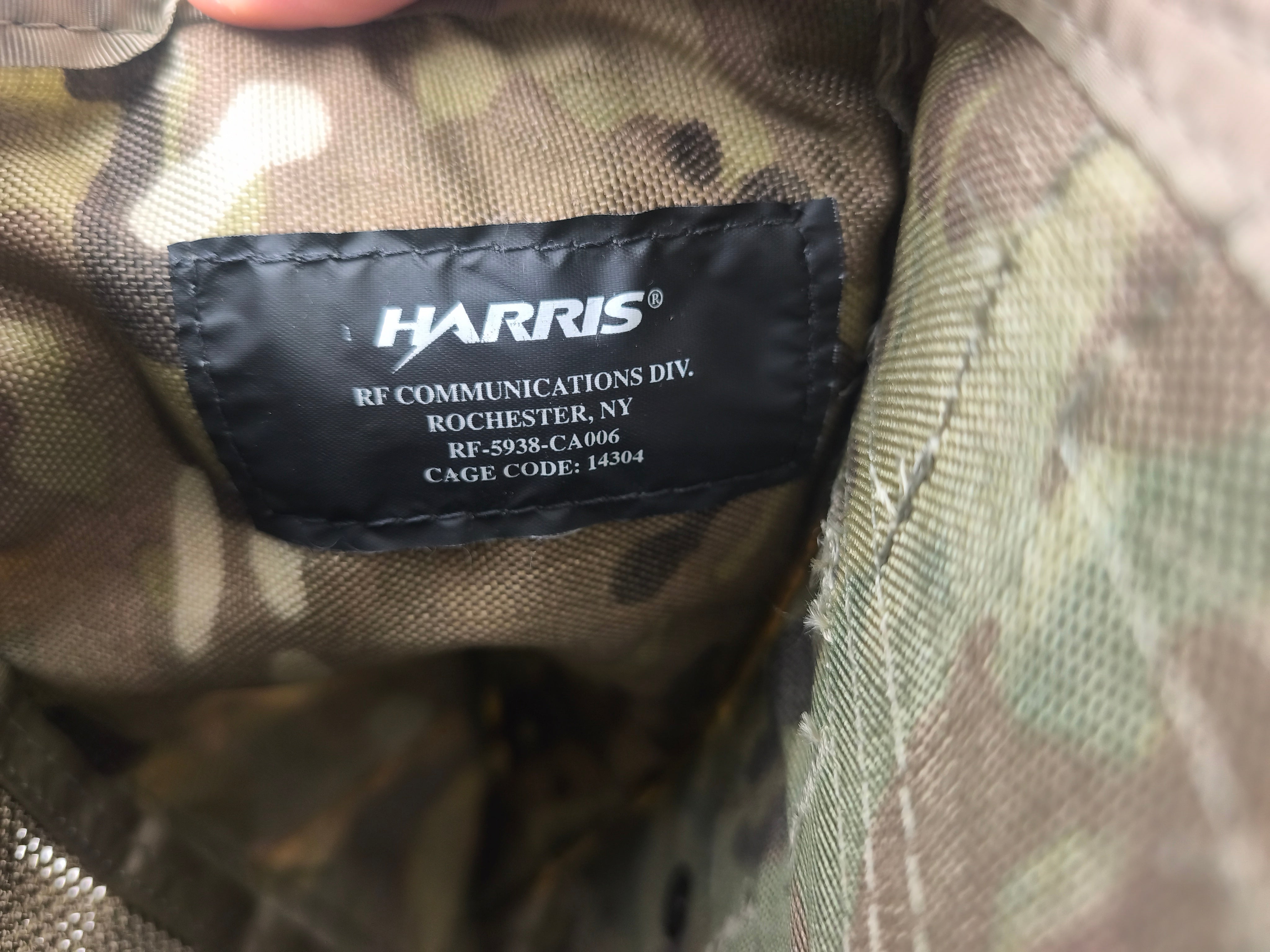Radiolommer til rygsæk eller bagpå vest. Nye, Harris, fra forsvaret. Multica.