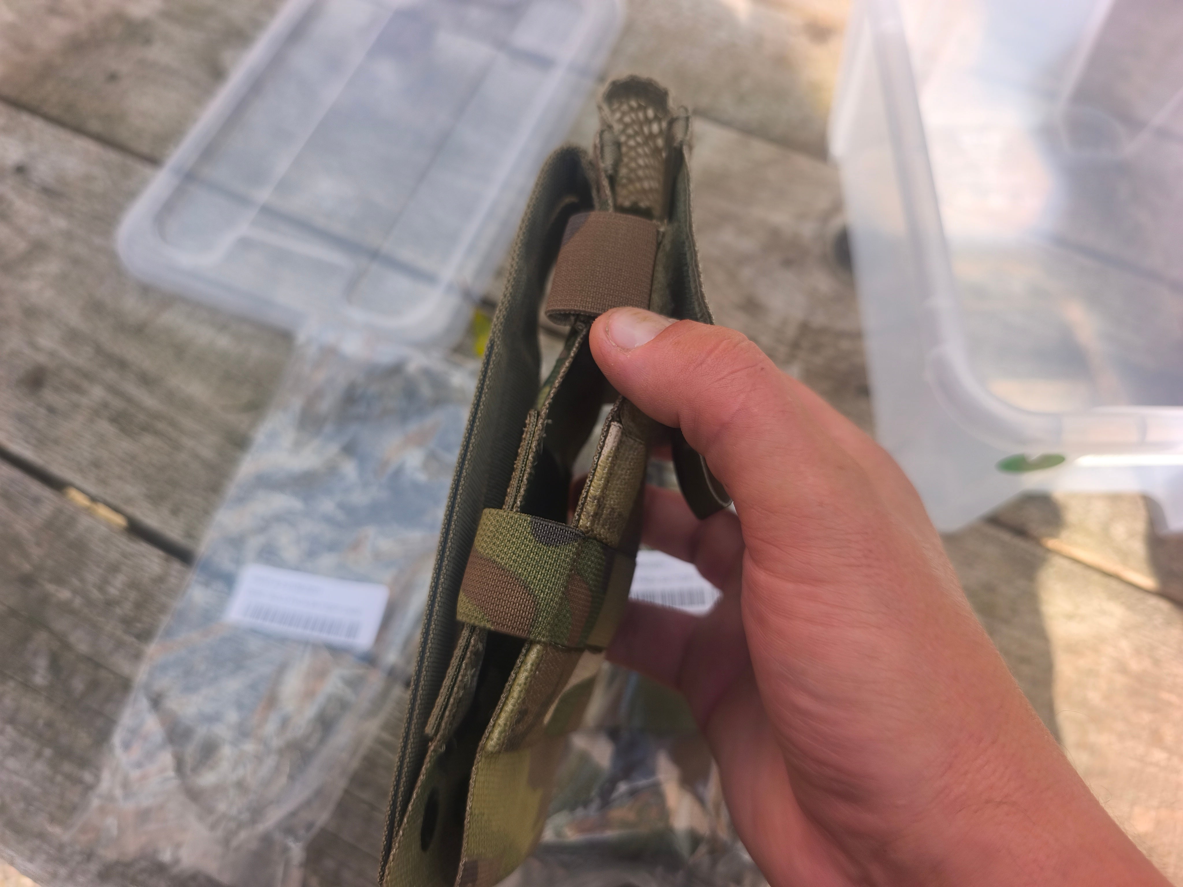 Revision battery pouch (god størrelse til at have en radio i)