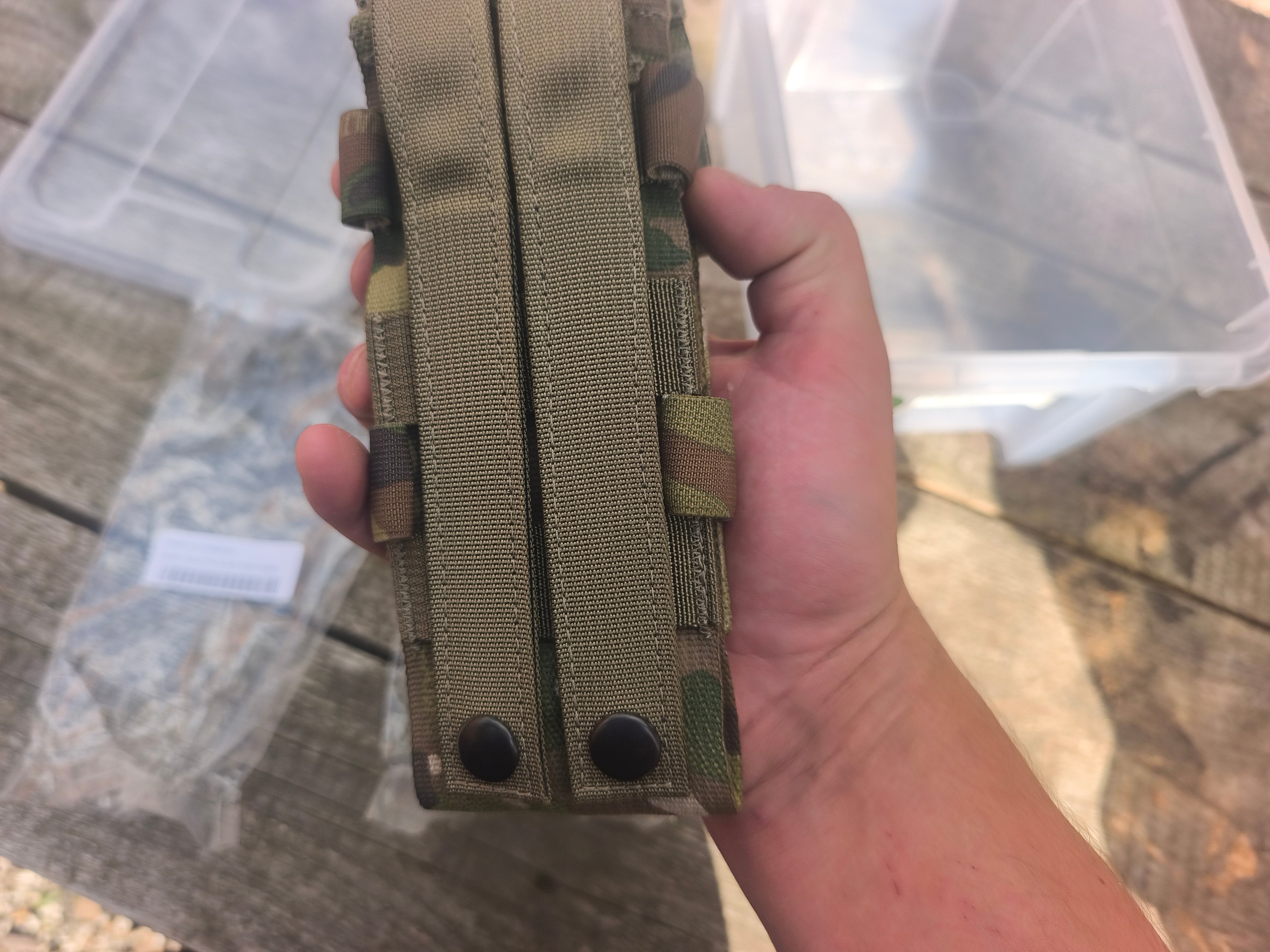 Revision battery pouch (god størrelse til at have en radio i)